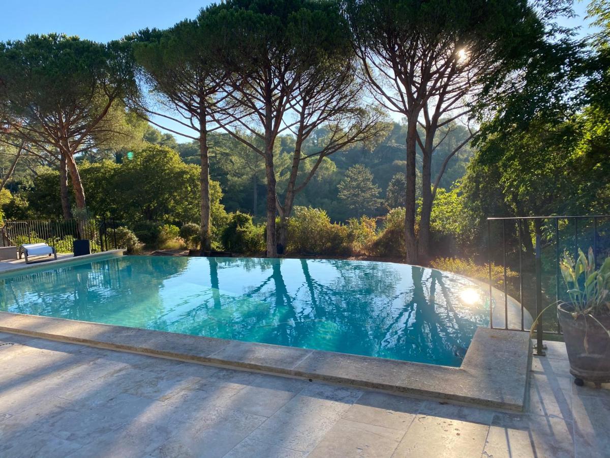 Guest House Encantada Nimes Luaran gambar