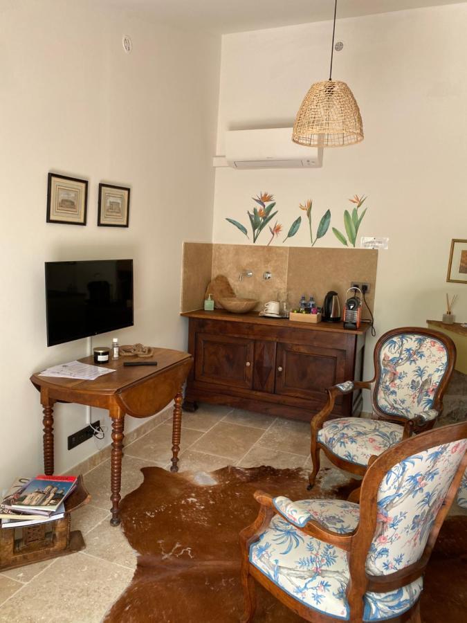 Guest House Encantada Nimes Luaran gambar